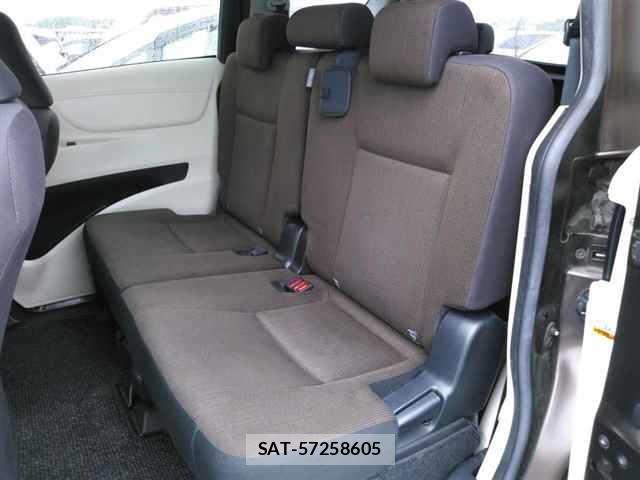 Toyota SIENTA 2015 8672392-9