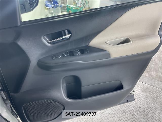 Nissan SERENA 2019 8924658-1