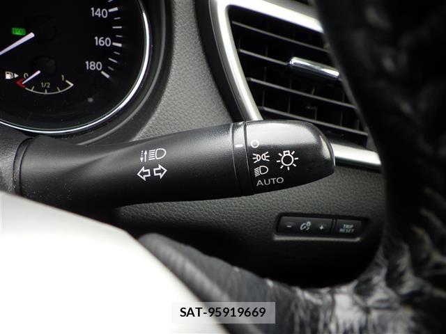 Nissan X-TRAIL 2014 8928581-22