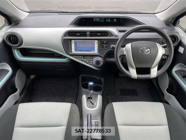 Toyota AQUA 2012 8947190-13
