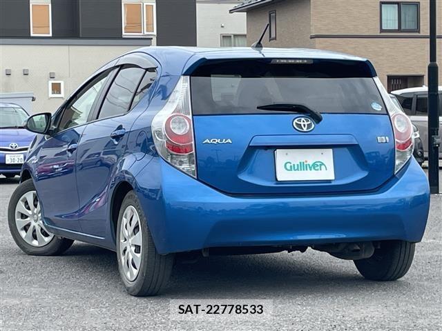 Toyota AQUA 2012 8947190-14