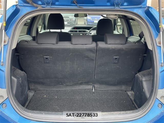 Toyota AQUA 2012 8947190-4