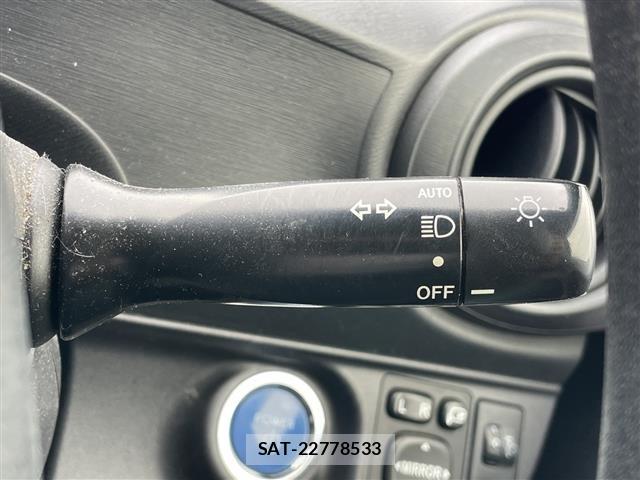 Toyota AQUA 2012 8947190-9