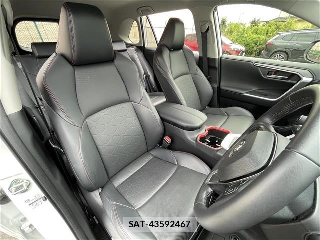 Toyota RAV4 2023 8938136-8