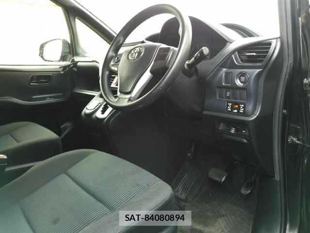 Toyota NOAH 2015 8683087-3