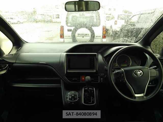 Toyota NOAH 2015 8683087-8