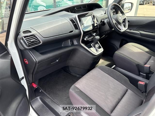 Nissan SERENA 2017 8924802-4