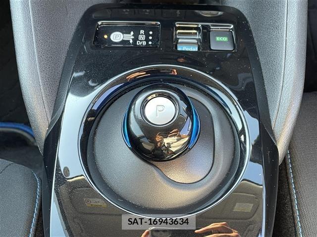 Nissan LEAF 2023 8928819-10