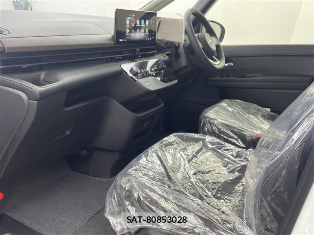 Nissan SERENA 2026 8924819-12