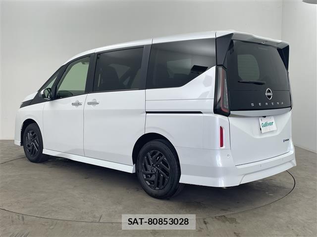 Nissan SERENA 2026 8924819-13