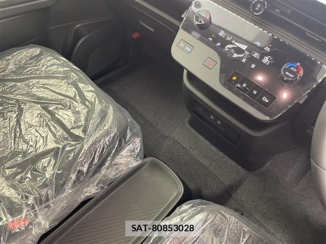 Nissan SERENA 2026 8924819-4