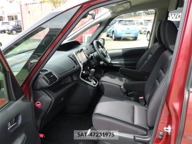 Nissan SERENA 2017 8924845-12
