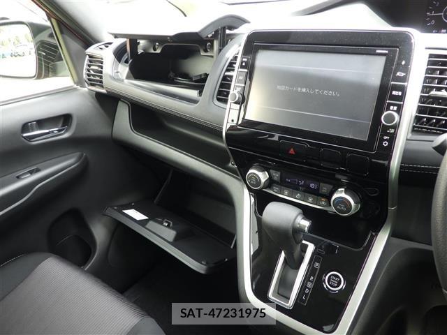 Nissan SERENA 2017 8924845-7