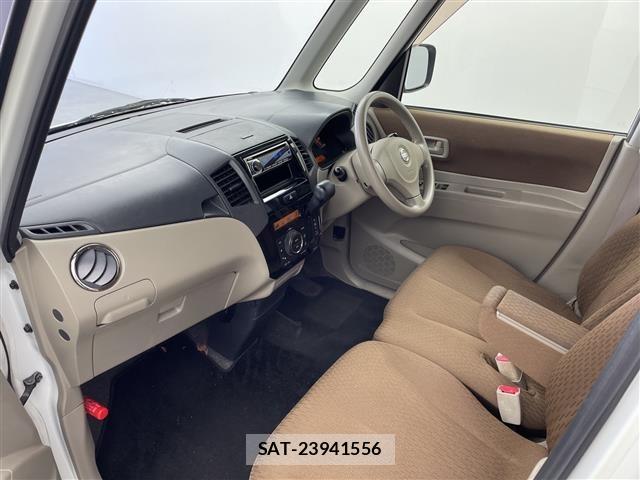 Nissan ROOX 2011 8687194-5