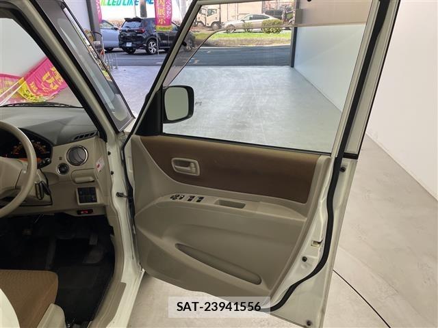 Nissan ROOX 2011 8687194-9