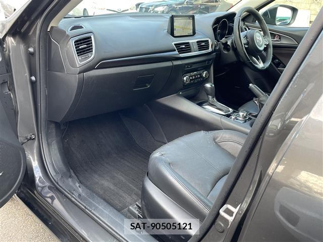 Mazda AXELA 2017 8911652-11