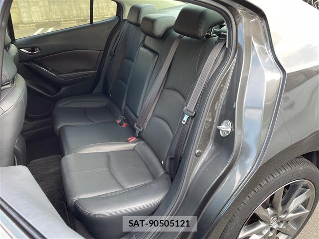 Mazda AXELA 2017 8911652-2
