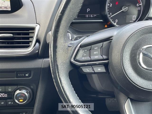 Mazda AXELA 2017 8911652-21