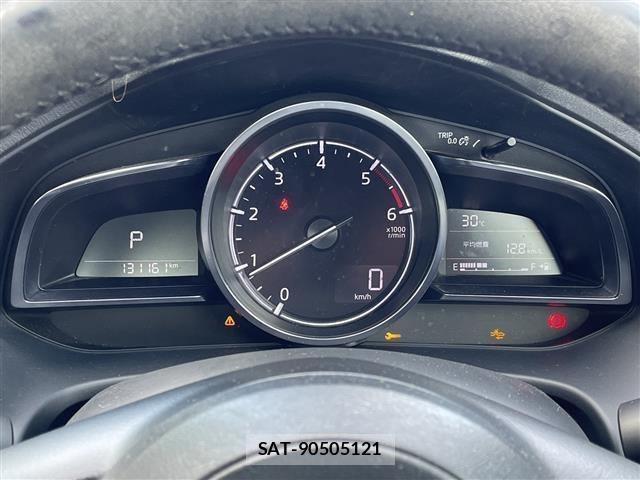 Mazda AXELA 2017 8911652-3