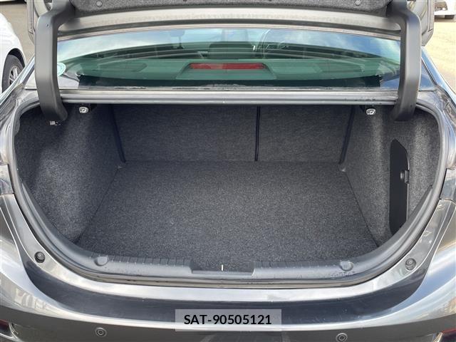 Mazda AXELA 2017 8911652-4
