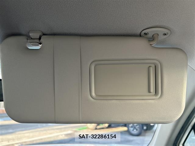 Toyota SPADE 2013 8917298-11