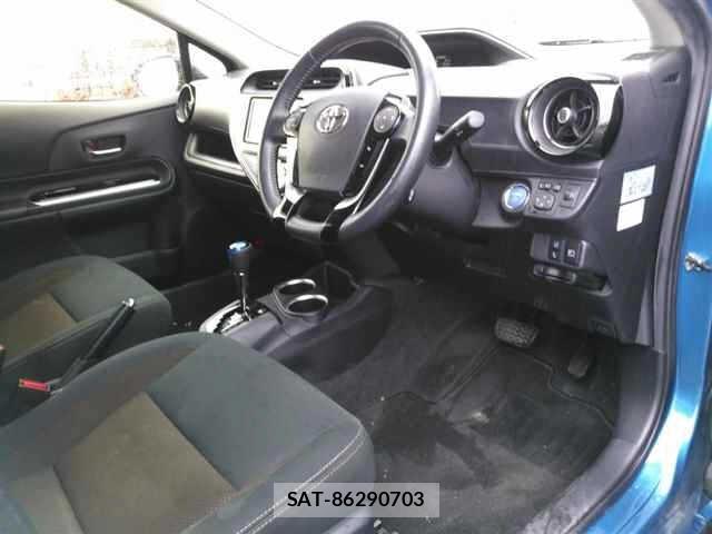 Toyota AQUA 2020 8682924-3
