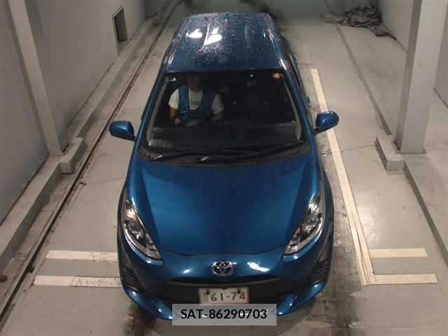 Toyota AQUA 2020 8682924-6