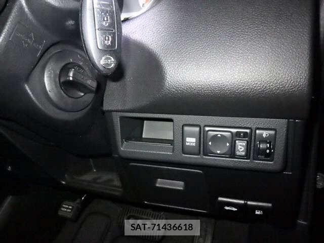 Nissan TIIDA 2011 8807503-6