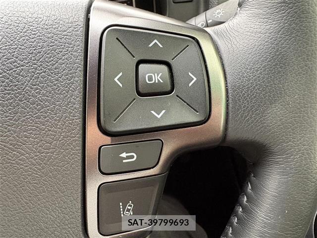 Toyota HIACE VAN 2026 8910469-11