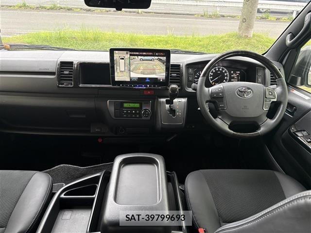 Toyota HIACE VAN 2026 8910469-14