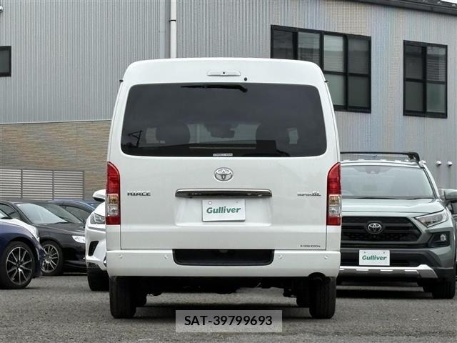 Toyota HIACE VAN 2026 8910469-16