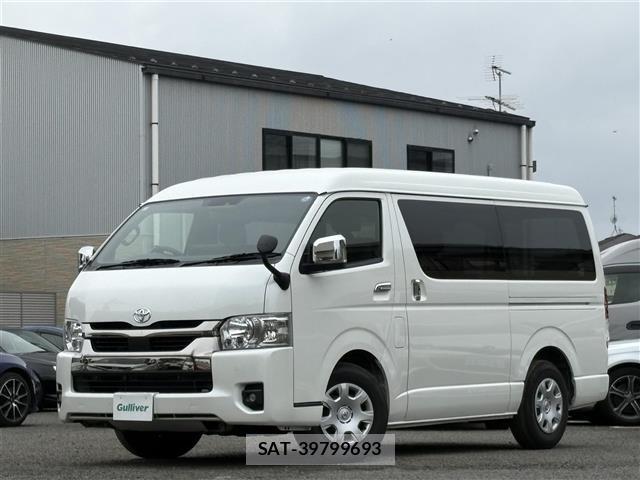 Toyota HIACE VAN 2026 8910469-17