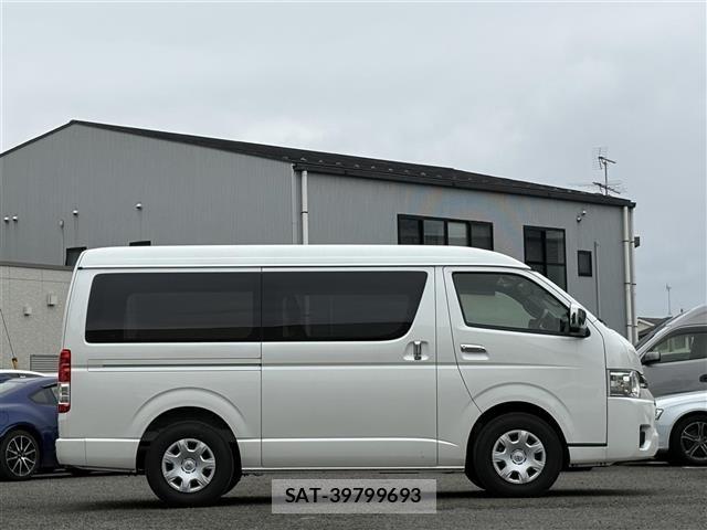 Toyota HIACE VAN 2026 8910469-21