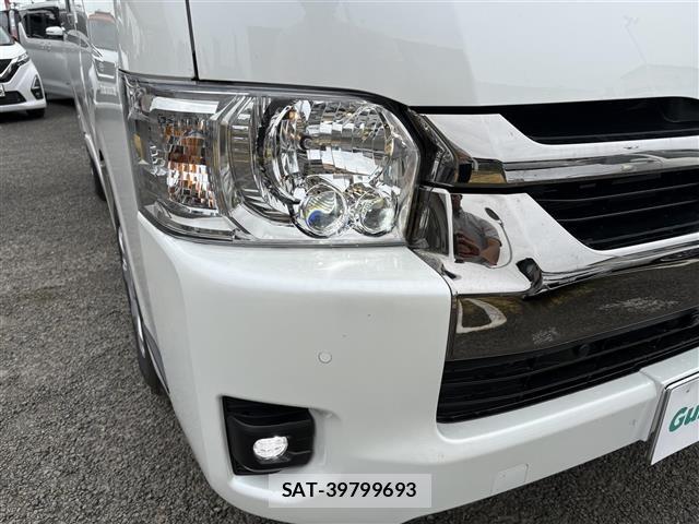 Toyota HIACE VAN 2026 8910469-3