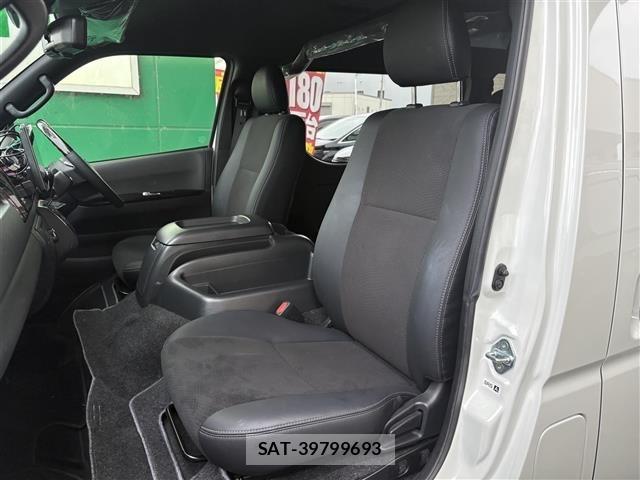 Toyota HIACE VAN 2026 8910469-6