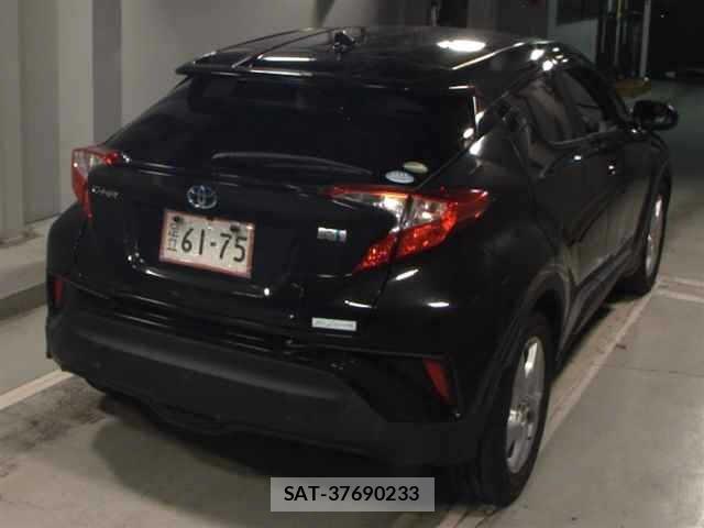 Toyota C-HR 2017 8768388-5
