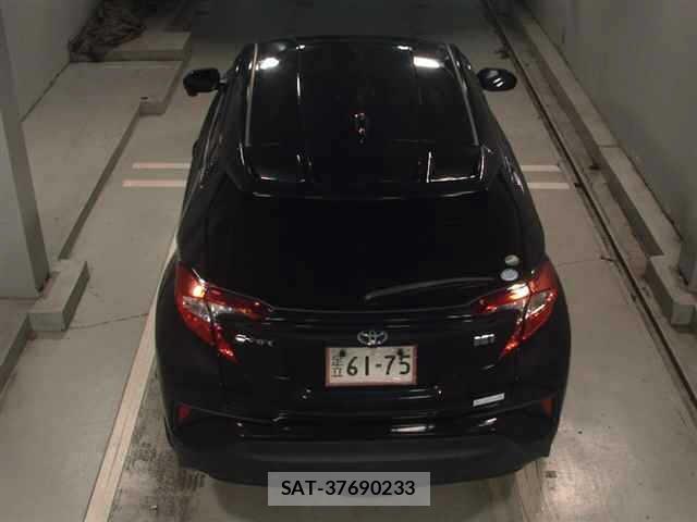 Toyota C-HR 2017 8768388-7