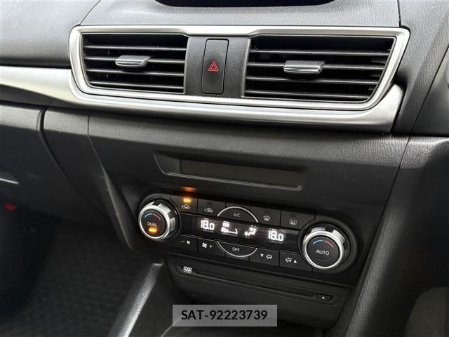Mazda AXELA 2017 8911688-10
