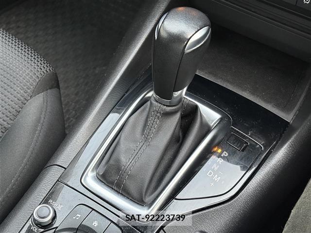Mazda AXELA 2017 8911688-11