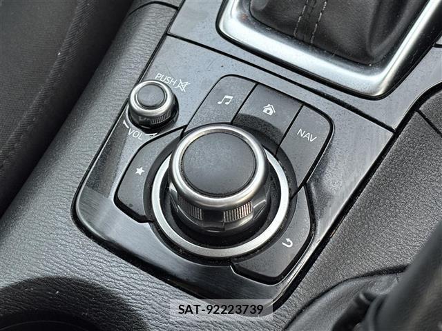Mazda AXELA 2017 8911688-12