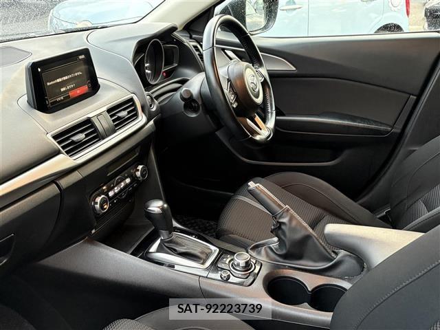 Mazda AXELA 2017 8911688-19