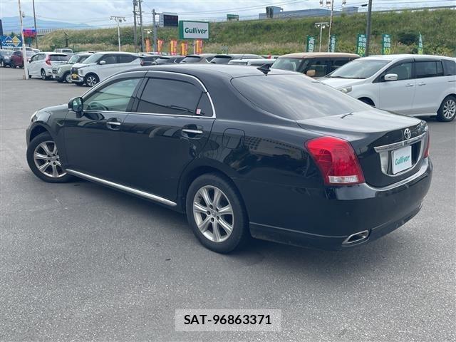Toyota CROWN MAJESTA 2011 8939690-4