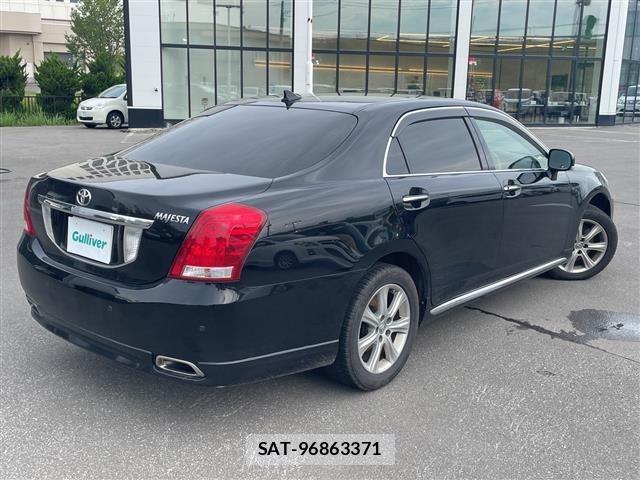 Toyota CROWN MAJESTA 2011 8939690-6