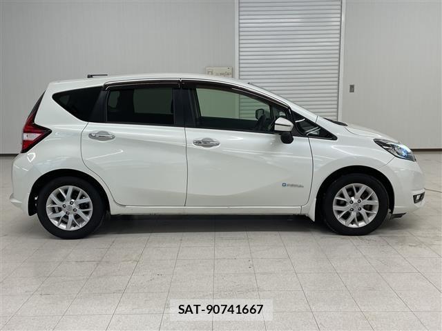 Nissan NOTE 2017 8911609-11