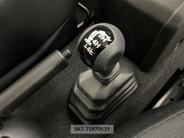 Suzuki JIMNY SIERRA 2025 8917156-10