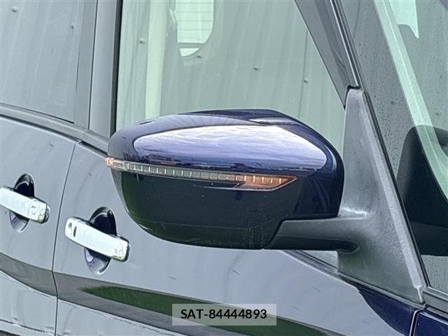 Nissan SERENA 2017 8924982-11