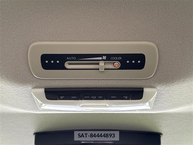 Nissan SERENA 2017 8924982-21