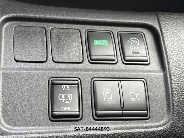 Nissan SERENA 2017 8924982-4