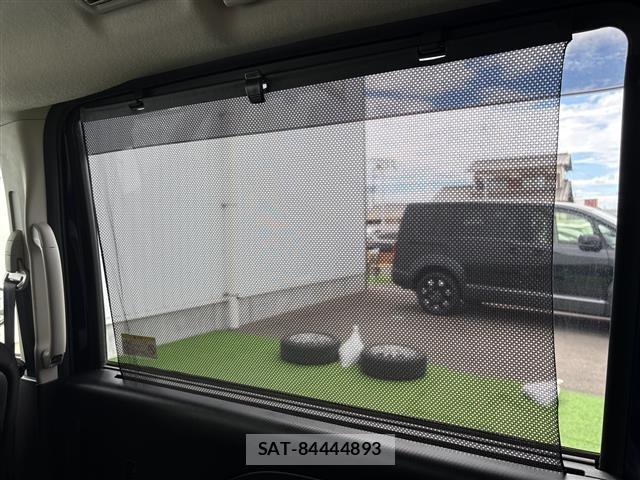 Nissan SERENA 2017 8924982-7