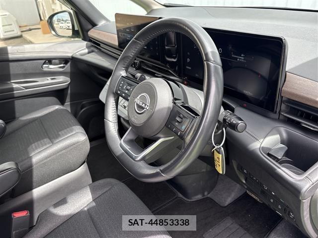 Nissan SERENA 2023 8925000-11